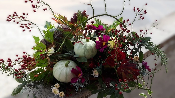 herbstliches Blumengesteck